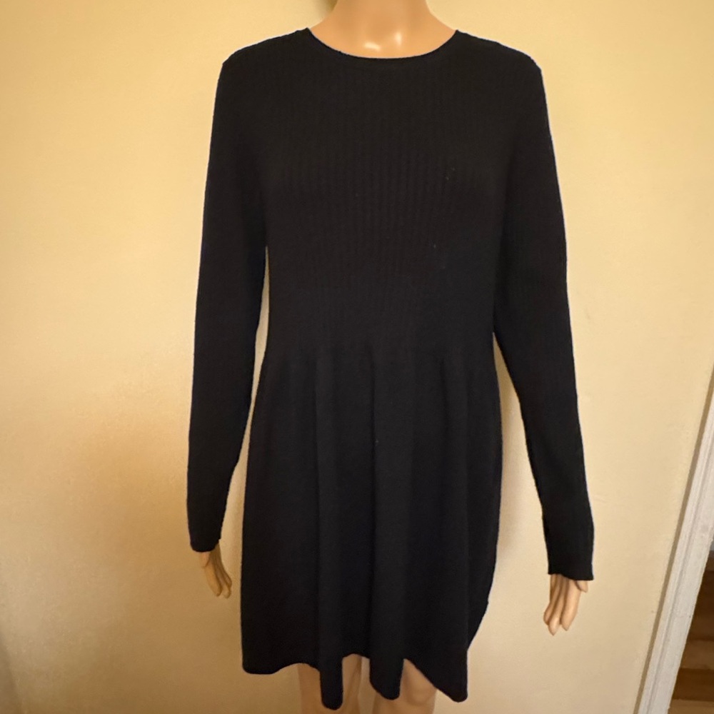 Elegant Black Knit Dress - size L